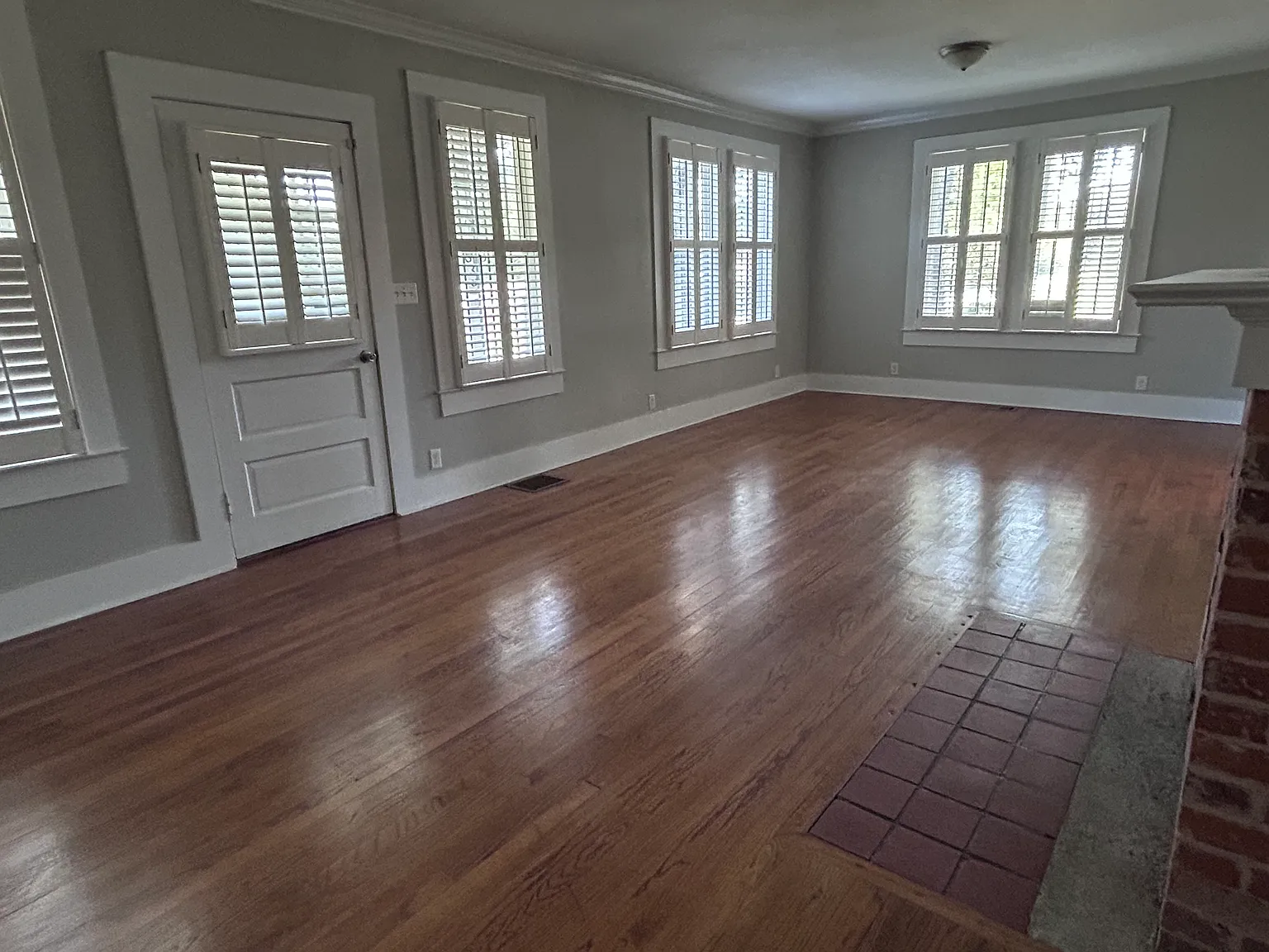3 bed, 2400 sqft, $2,150 — Photo 1