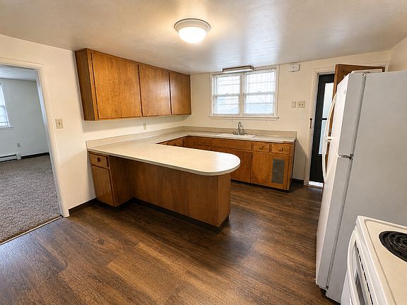 2nd image of 23 Yellowstone Ave #195
