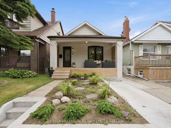 69 Gatwick Ave, Toronto, ON M4C 1W4