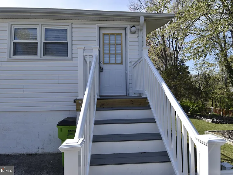 3931 Dominion Dr — Photo 9