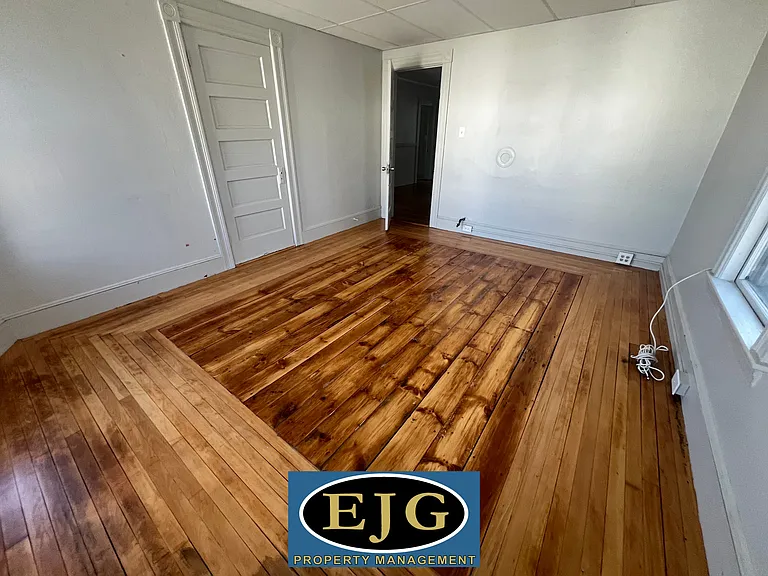 551 Montgomery St #2 — Photo 11