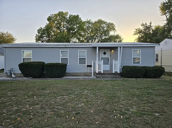 305 S H St, Tilton, IL 61833