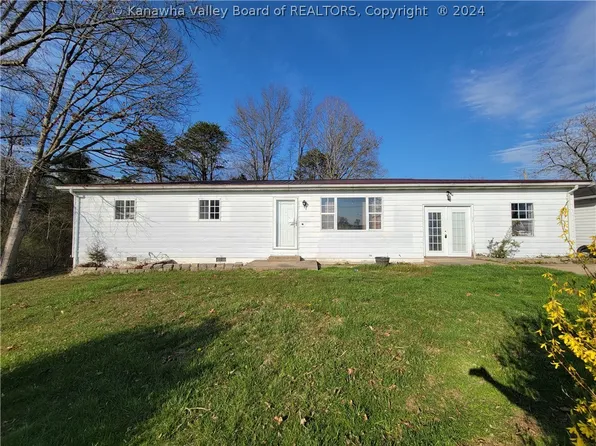 176 University Dr, Evans, WV 25241