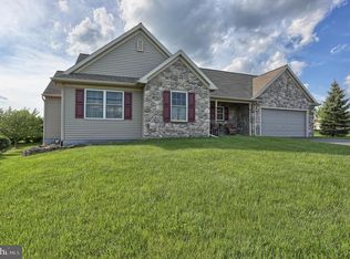 815 Walnut Crest Dr, Lebanon, PA 17046