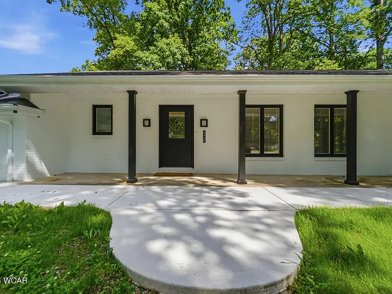 3410 Greens Rd — Photo 2