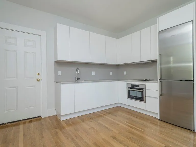 31 South St #12 — Photo 1