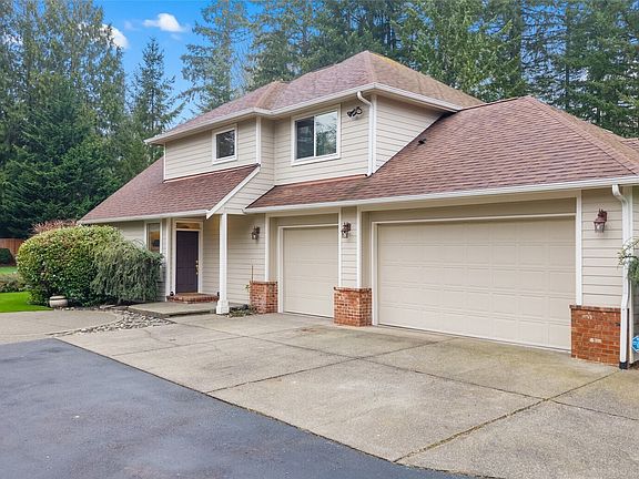 2nd image of 2933 28th Lane NE