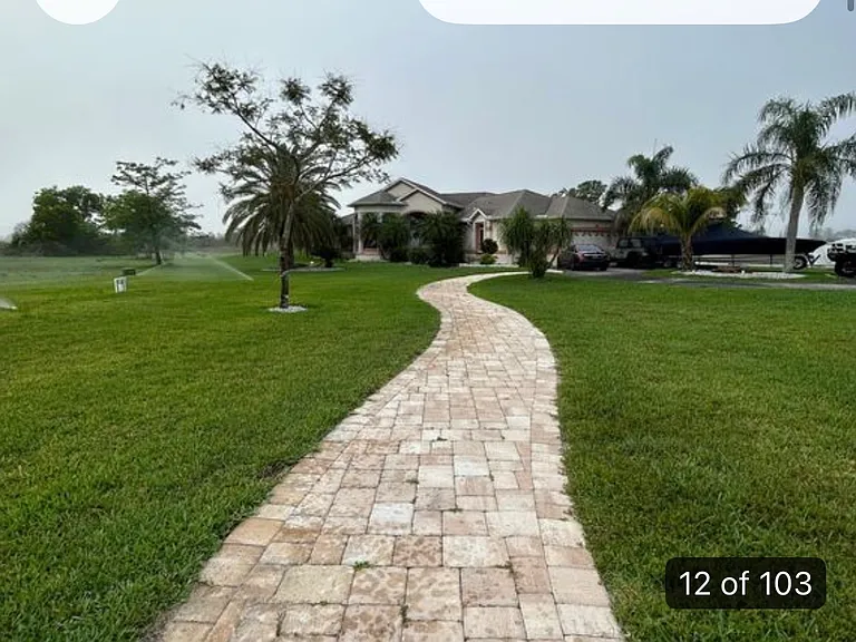 605 Mirror Lakes Dr — Photo 7