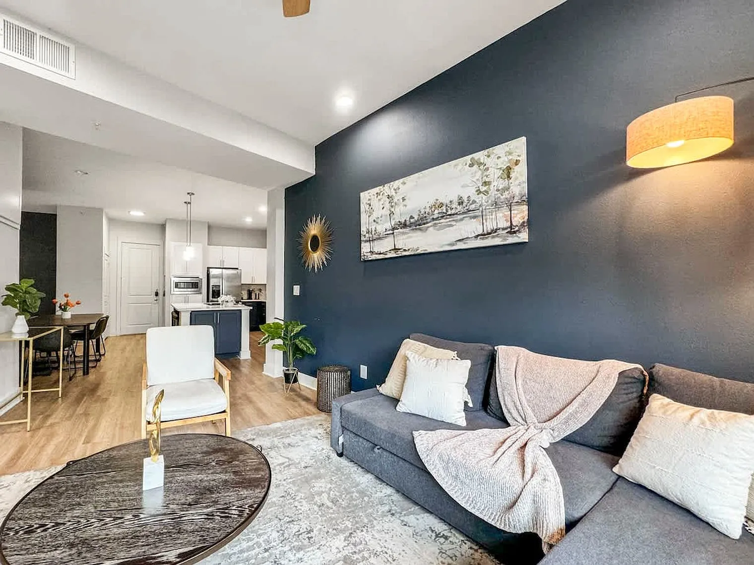 3 bed, 2.0 bath, $5,267 — Photo 3