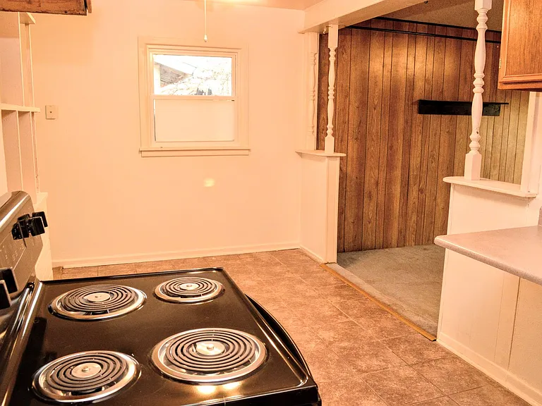 2807 Vanda Ave — Photo 6