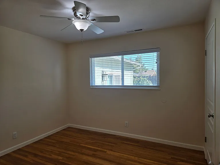 1619 Merritt St — Photo 7