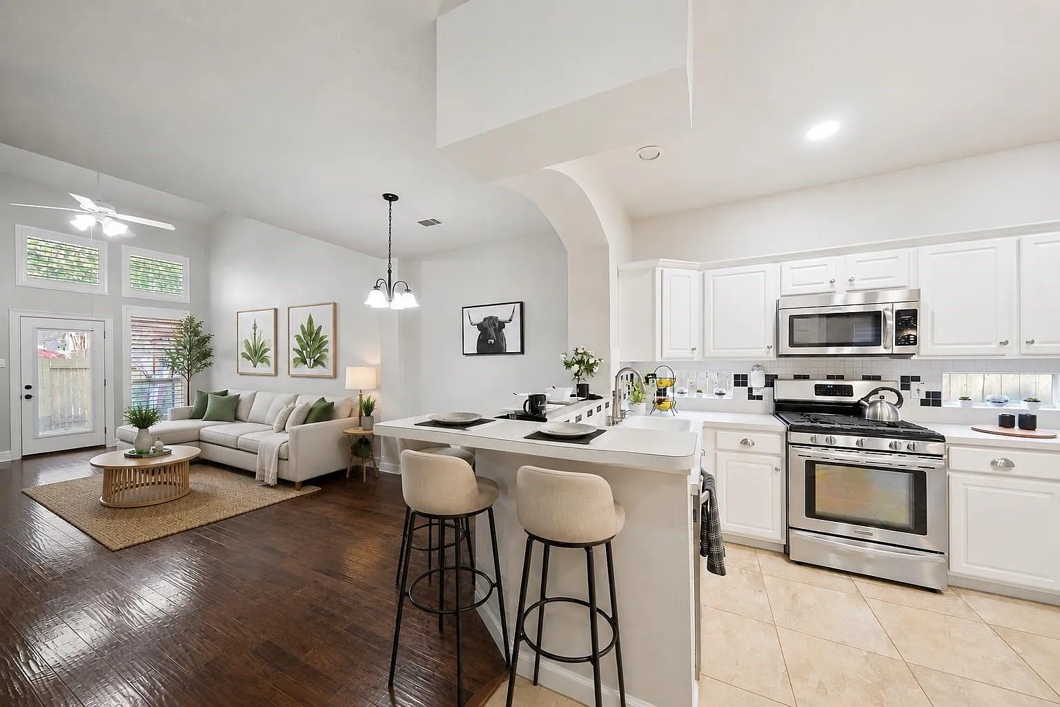 3 bed, 2.5 bath, 1804 sqft, $2,300 — Photo 3