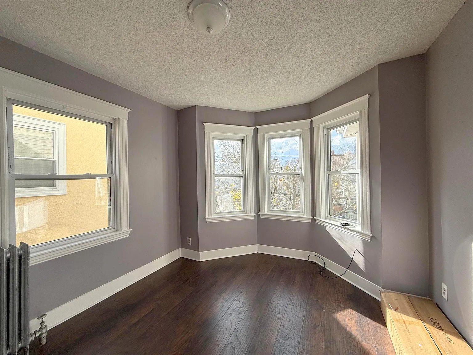 3 bed, 1200 sqft, $3,500 — Photo 4