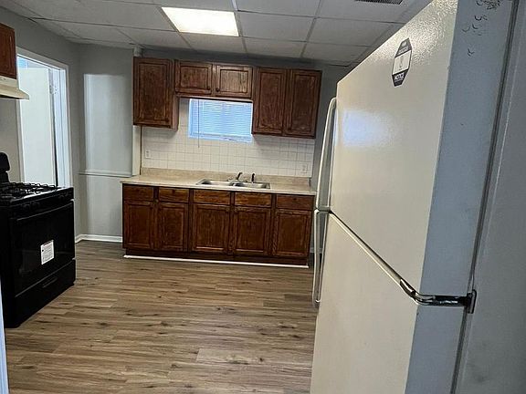 2nd image of 4832 Magoun Ave #10438715