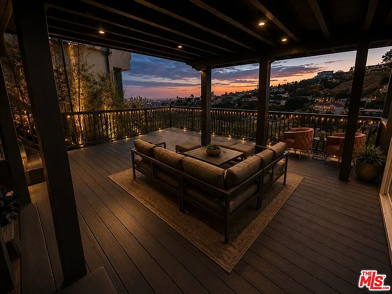 8810 Hollywood Blvd — Photo 30