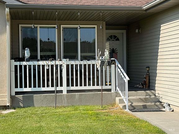 3rd image of 2879 Deaun Ave