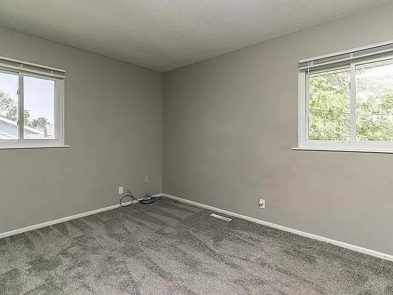 6812 Inwood Ln NE — Photo 8