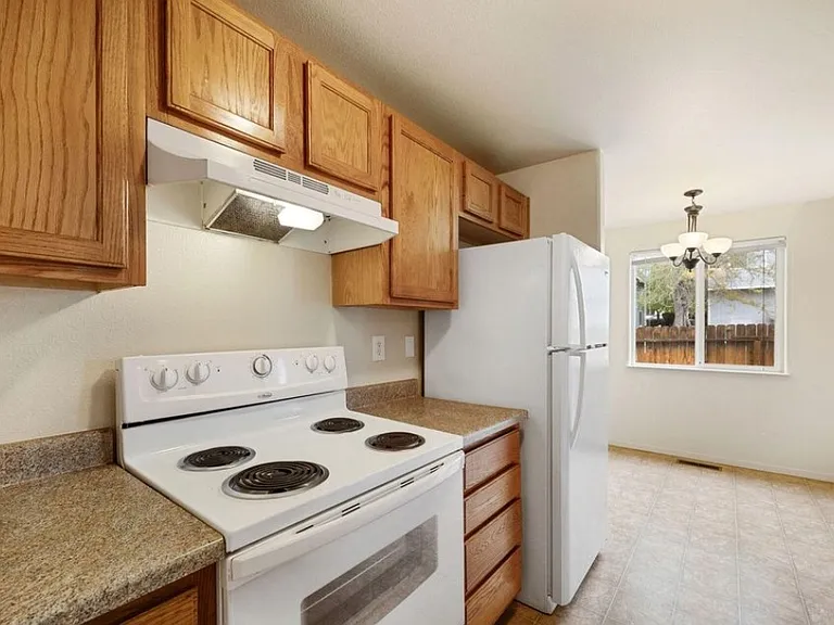 4036 Village Dr — Photo 9