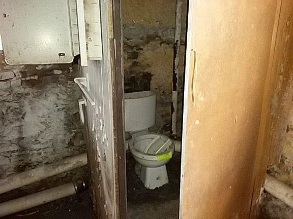 5th image of 3610 Evanston Ave