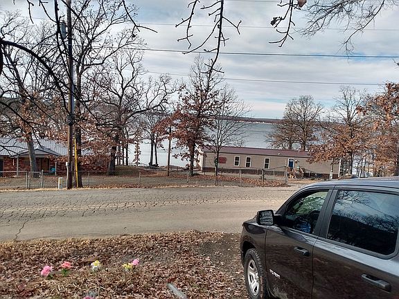 Lakeview from driveway 