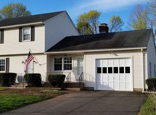 15 Sunset Rd, North Haven, CT 06473