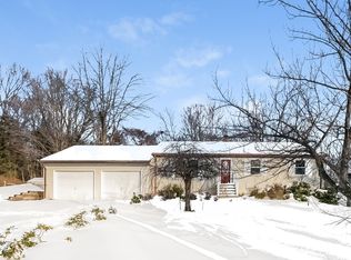 29 Greenes Ridge Rd, Hamden, CT 06514