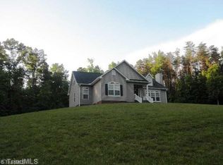 920 Warren Farm Rd, Walnut Cove, NC 27052