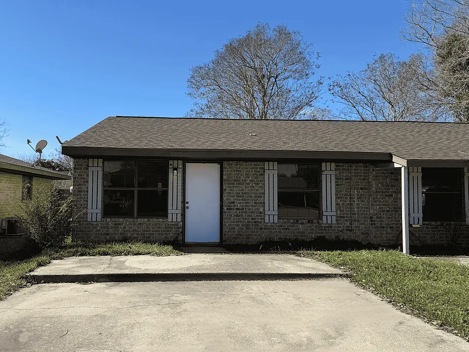 107 Black Cir