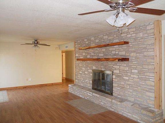 5th image of 1104 Wofford Dr