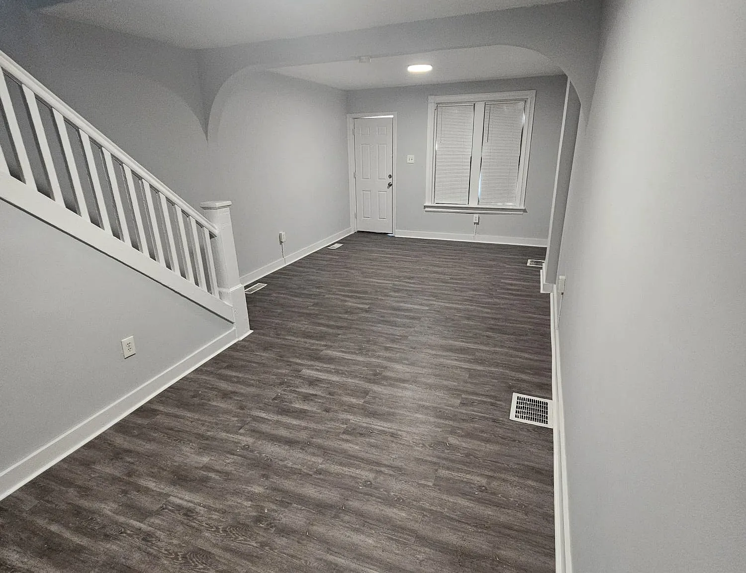 3 bed, 1068 sqft, $2,300 — Photo 2
