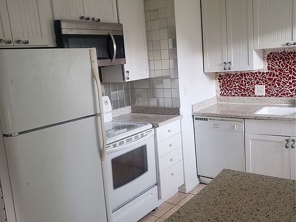 5th image of 3123 SW Barton Street