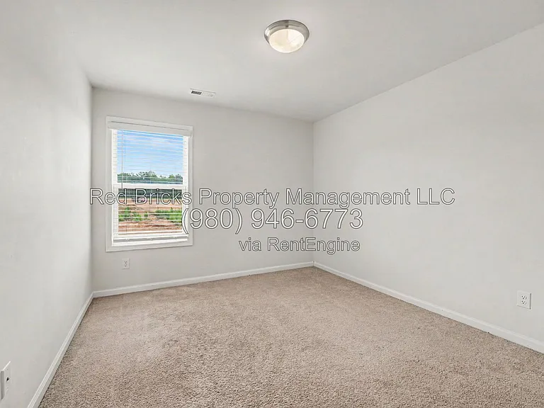 8151 Sheffield Dr — Photo 14