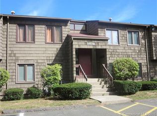 102 Towne House Rd, Hamden, CT 06514