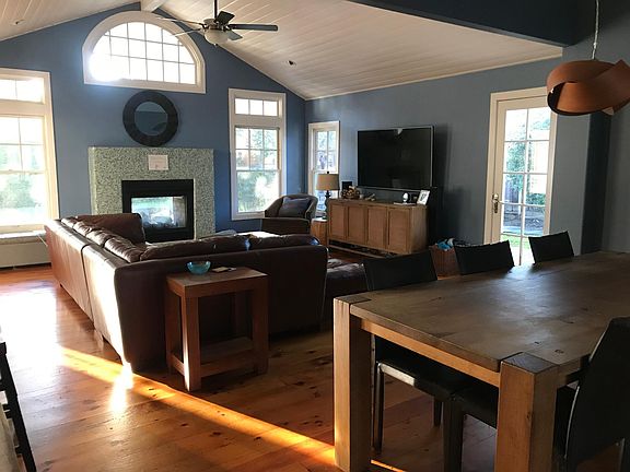 5th image of 15048 Brewster Ave