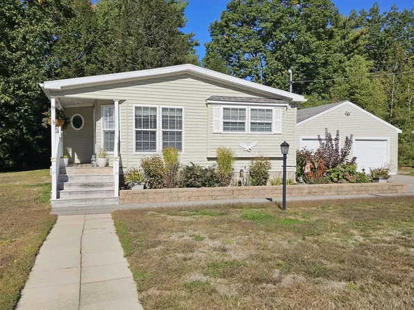 9 Commodore Circle, Sanford, ME 04073