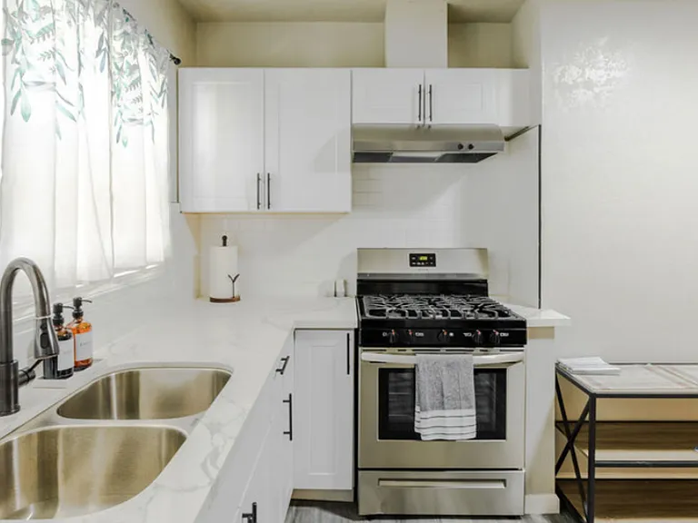 318 W Florinda St #A — Photo 14