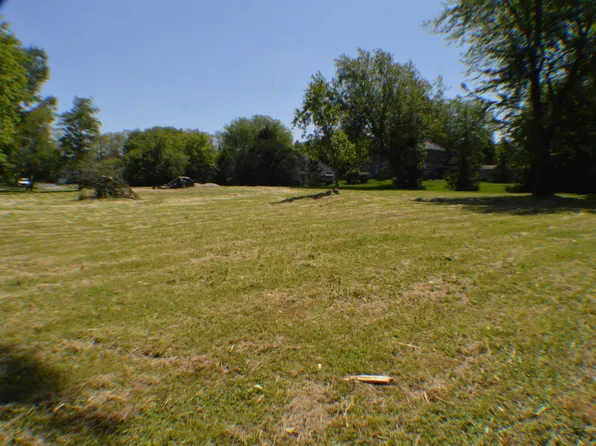 605 Blackhawk Ln, Marengo, IL 60152