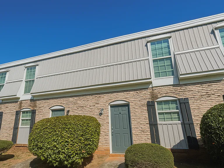 100 Regency at Clemson — Photo 15