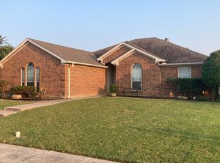 334 Hacienda Dr, Waxahachie, TX 75165