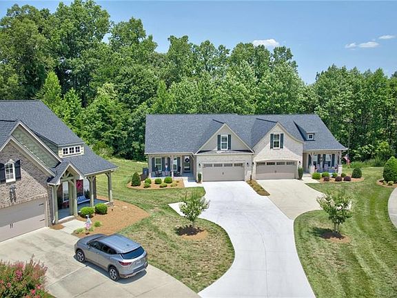 4th image of 1201 Plantation Village Dr