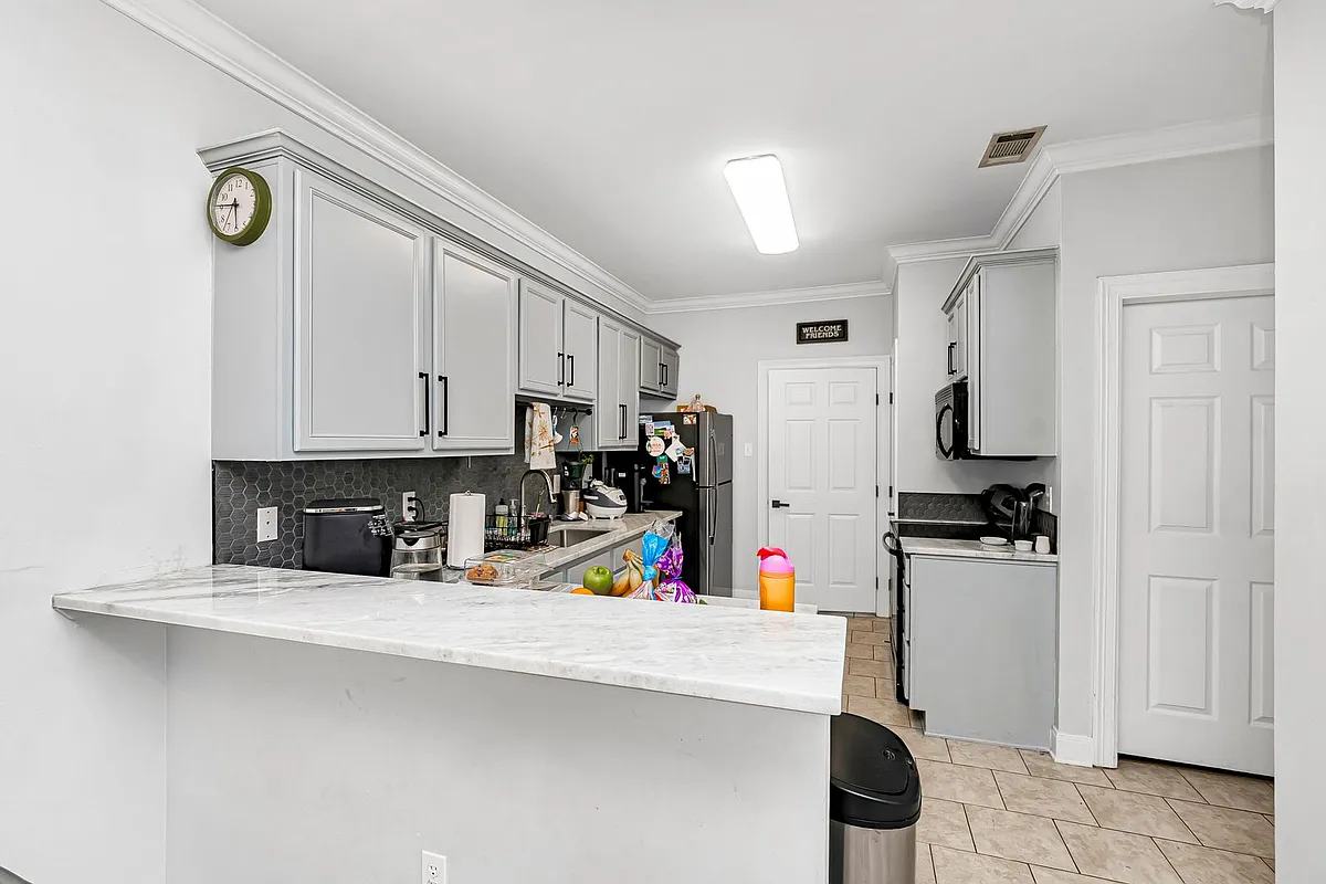 Building Photo - 10600 Lakes Blvd #1804
