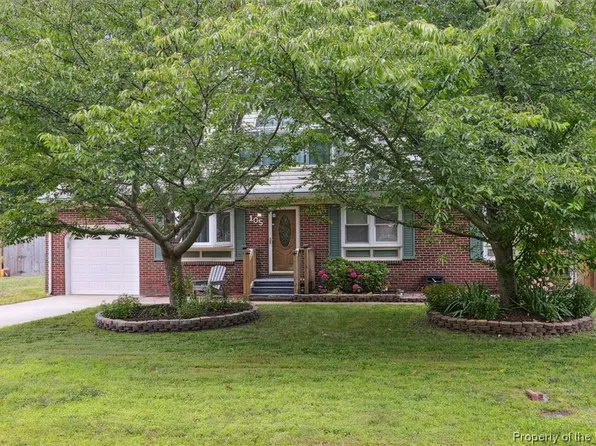 105 Evergreen Cir, Seaford, VA 23696
