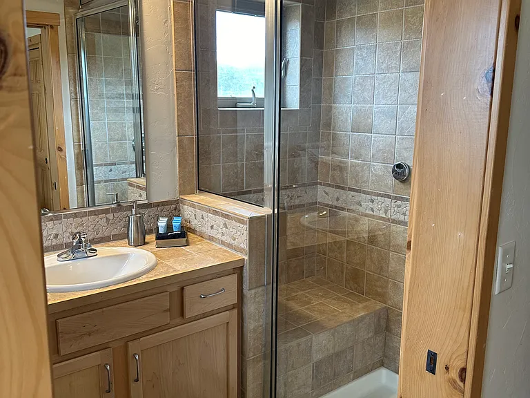 424 Wolf Park Ln — Photo 13
