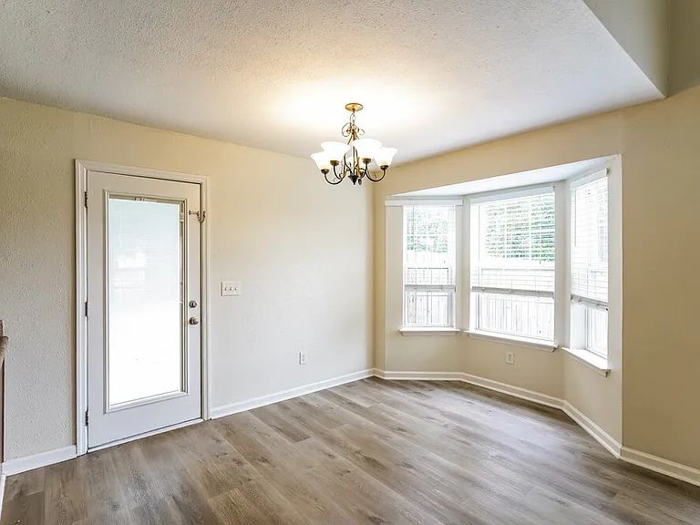608 Birchbrook Ct — Photo 6
