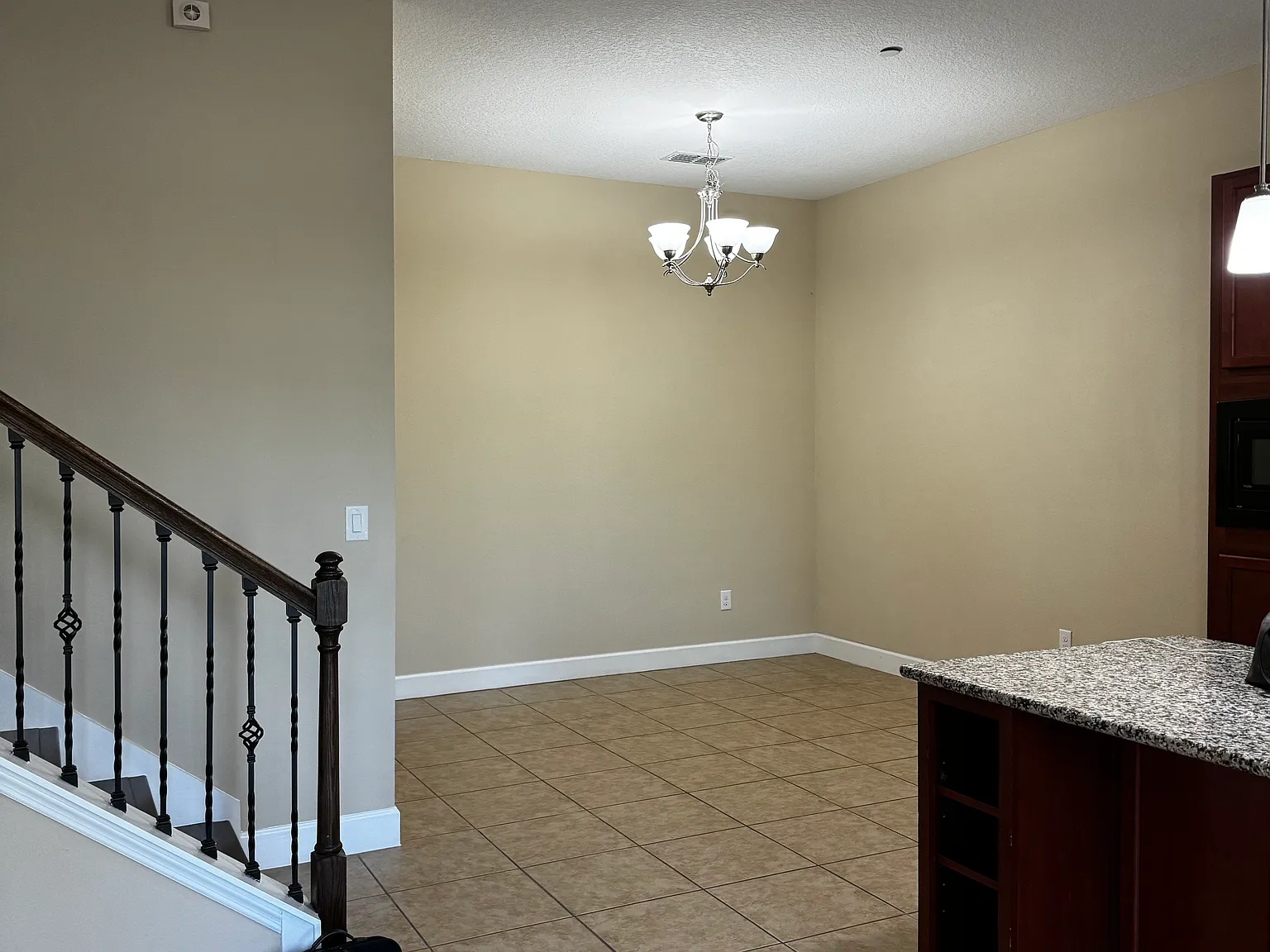3 bed, 2.5 bath, 1776 sqft, $3,000 — Photo 4