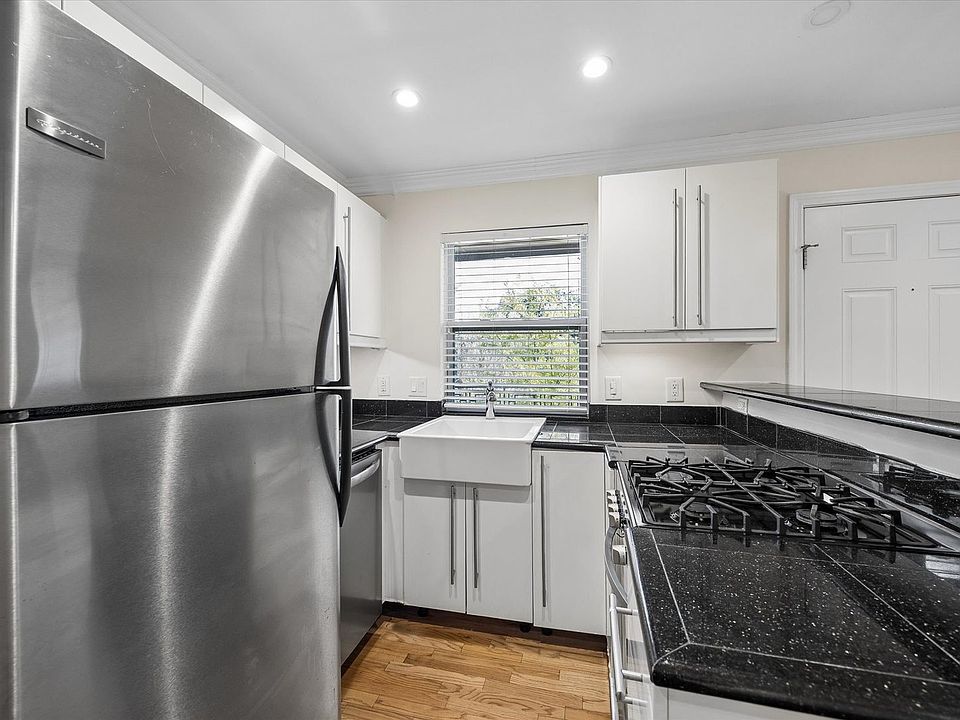 1st image of 102 W 12th St APT 11