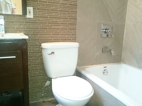 4th image of 147 Somers St APT 3L