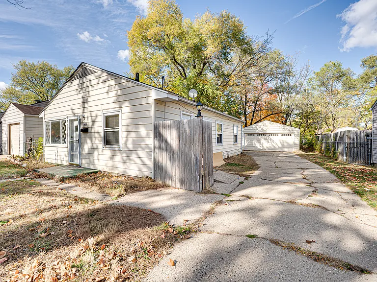 1823 Overdene Ave — Photo 4