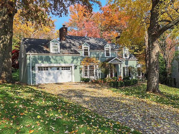 2nd image of 512 Larchmont Dr