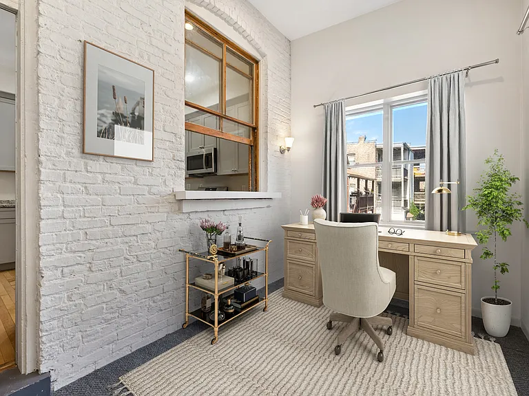 709 W Roscoe St #2R — Photo 8